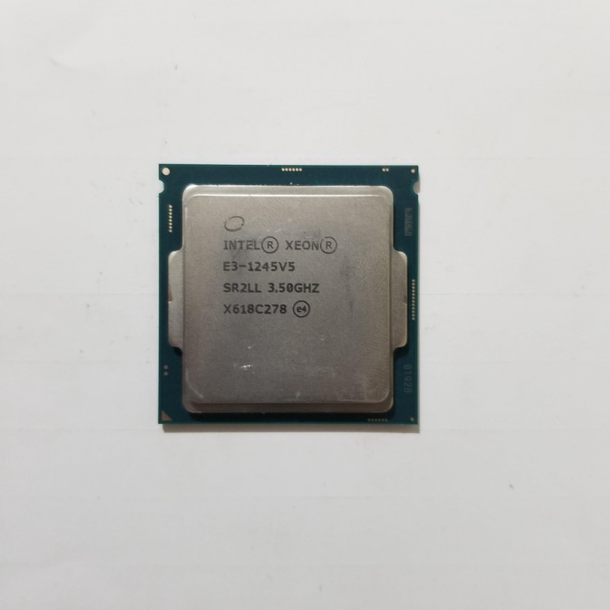 Intel Xeon E3-1245 V5 E3 1245 V5 4 Core 3.5 Turbo 3.9 GHz LGA1151